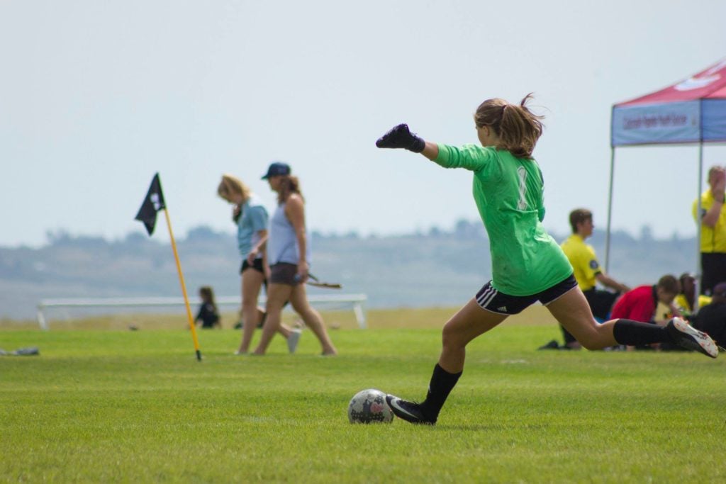 Fall-friendlies-goalkick